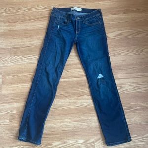 Hollister size w27 L30 blue jeans